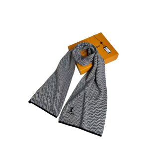 LOUIS VUITT0N 路易威登  针织羊绒经典条纹编织  男女通用围巾