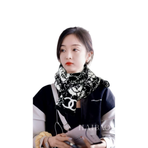 CHANEL 香奈儿 羊绒 山茶花针织长巾