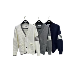 THOM BROWNE 桑姆·布朗  半边麻花拼接开衫毛衣