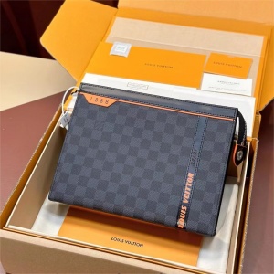 LOUIS VUITT0N 路易威登  1888 Pochette Voyage款 收纳手拿包